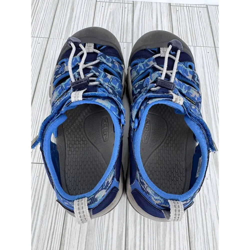 Keen Newport H2 sandals kids size 4 blue camo closed toe water outdoor hiking
